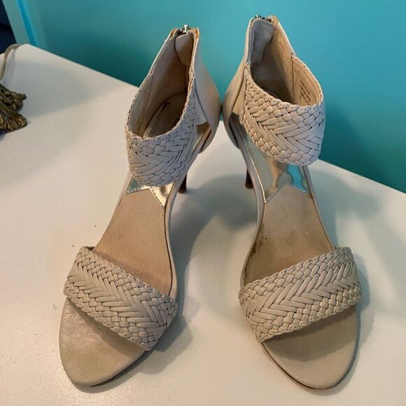 Earring vintage clip on, EUC, white gold colour, crystals, organic design - Picture 14 of 16